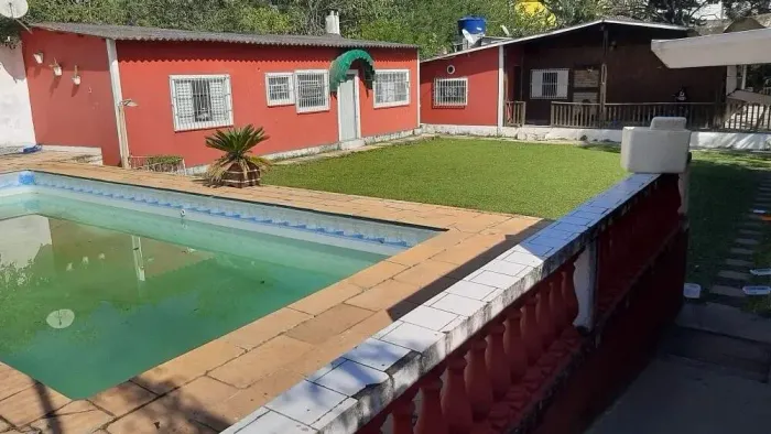 Chácara em Chacara Guanabara com 130.00 m² , 4 quarto(s) , 2 suíte(s) , 10 vaga(s).