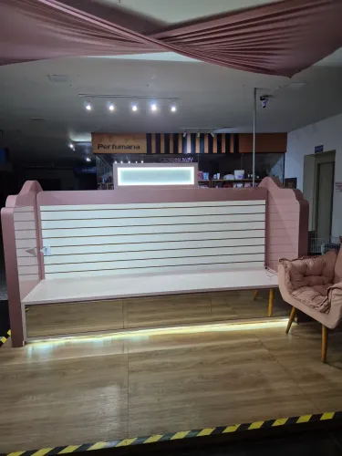 Quiosque lindo para: Chinelaria, Maquiagem, semijoias, bolsas, perfumaria. Envio video