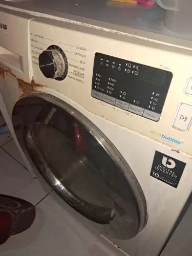MAQUINA LAVA E SECA COM DEFEITO , PREÇO OTIMO