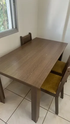 Mesa de Jantar 136x75cm com 3 cadeiras