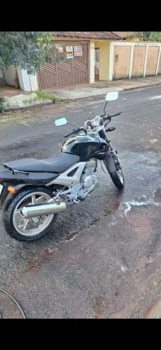 Moto em perfeito estado só pegar e andar.