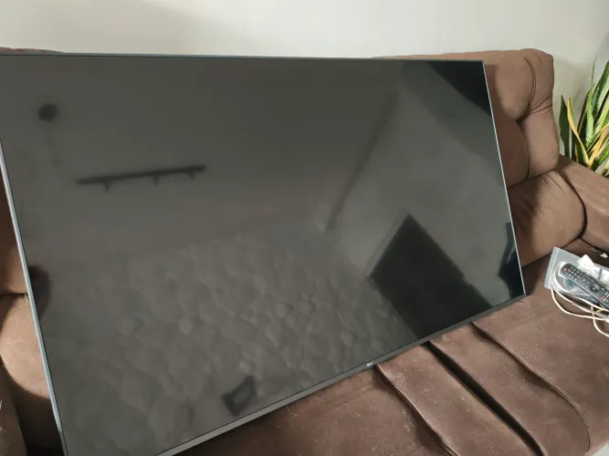 Tv 55" LG um lado flat está queimado.