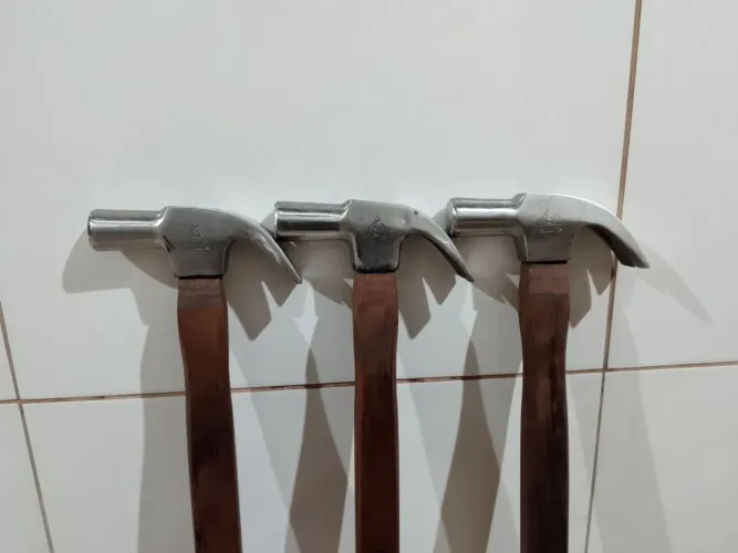 Martelos bellota pró novos e originais,cada ? custa 200 reais 