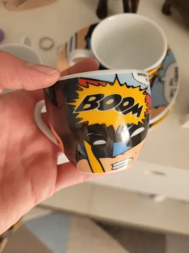 Conjunto de 4 xícaras de café original DC Comissão, nunca usada.