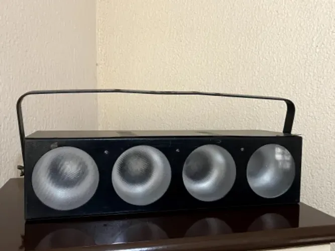 Mala LED Luz de Prata - Iluminação para DJ / Festas / Eventos (Bivolt)