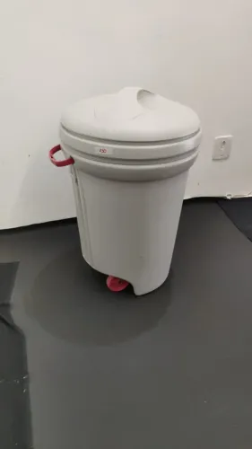 Lixeira Sanremo 100 L