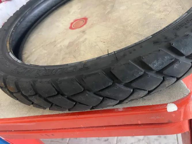 Pneu metzeler tourance 80/90/21 pneu da Lander 
