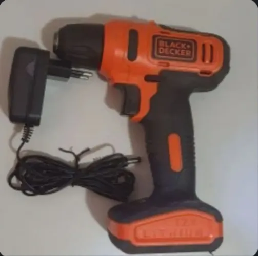 Furadeira Parafusadeira à Bateria 3/8" 12V Black&Decker