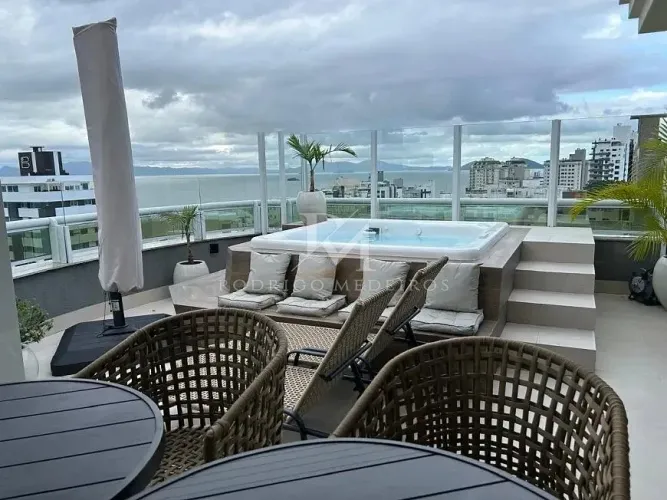 Cobertura Duplex Exclusiva na Agronômica | 323m² | Vista Mar | Alto Padrão