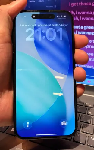 iPhone 15 semi novo