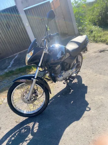 Titan 150 completa