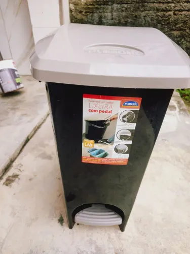 lixeira com pedal 30 litros 