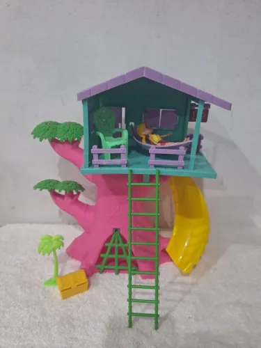 Casinha na árvore de boneca e Polly