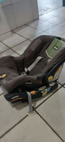 Bebê conforto chicco com base