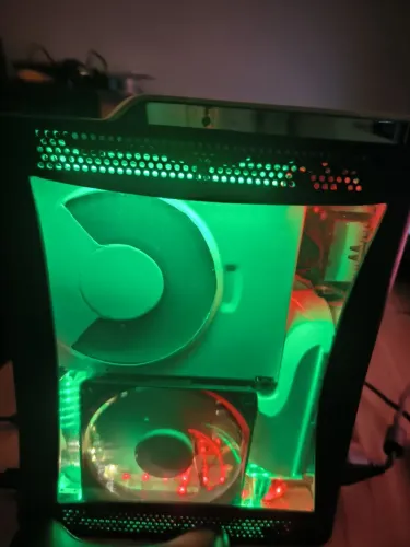 Xbox 360 elite. customizado. funcionando tudo ok . acompanha jogos e controle fonte