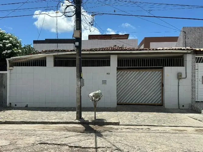 CASA À VENDA - BAIRRO: VALENTINA FIGUEIREDO - EXCELENTE OPORTUNIDADE!