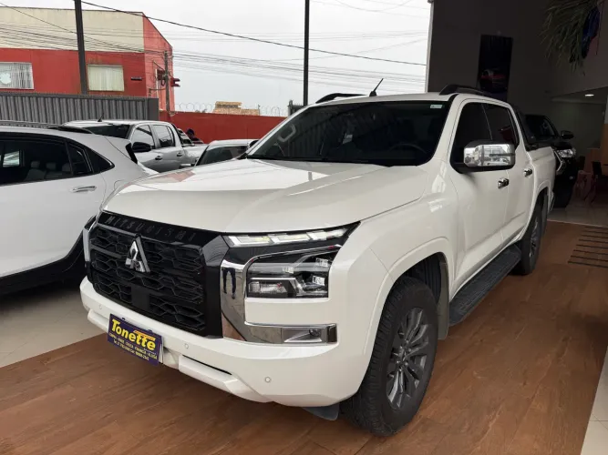 Mitsubishi TRITON HPE-S 2.4 CD 4X4 TB Diesel Aut. 2026