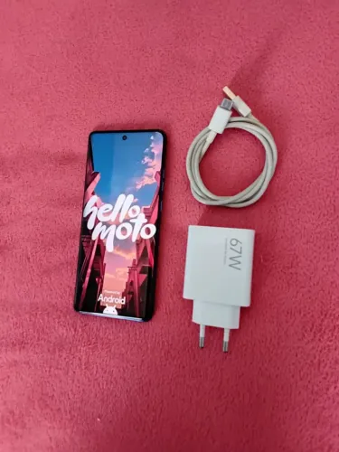 Celular Motorola Edge 60 PRO, 5G, 256GB, 24GB,Tela Quad-Curve, 50MP Sony Camera.