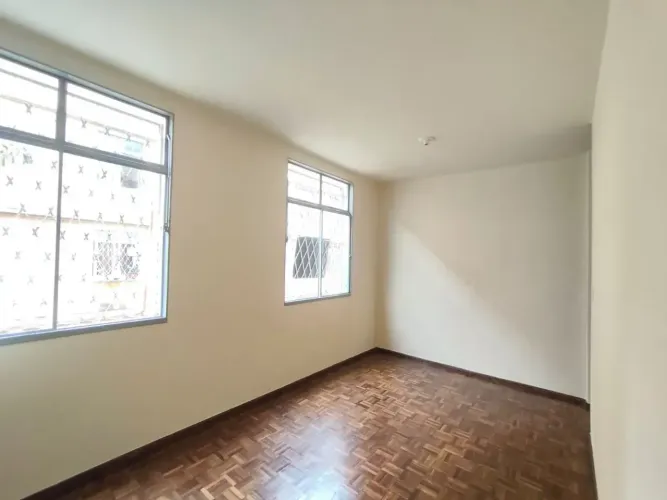 Apartamento à venda com 02 quartos no bairro Carlos Prates