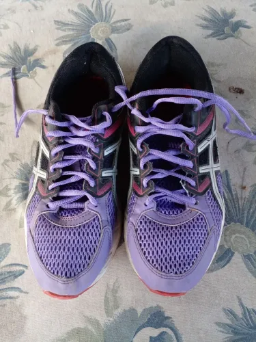 Tênis Asics Gel Contend 3A semi- novo