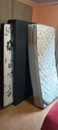 Cama de solteiro com auxiliar