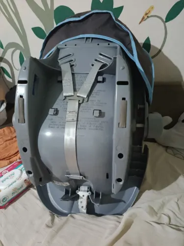 Vendendo um bebê conforto por 50 reais