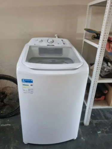 Máquina de Lavar Roupas Electrolux