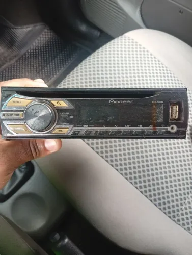 Pioneer DEH-1580UB em ótimo estado de conservação.
