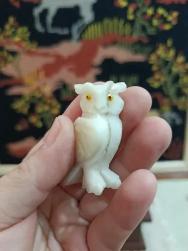Mini estatueta vintage de corujinha esculpida em mármore legítimo