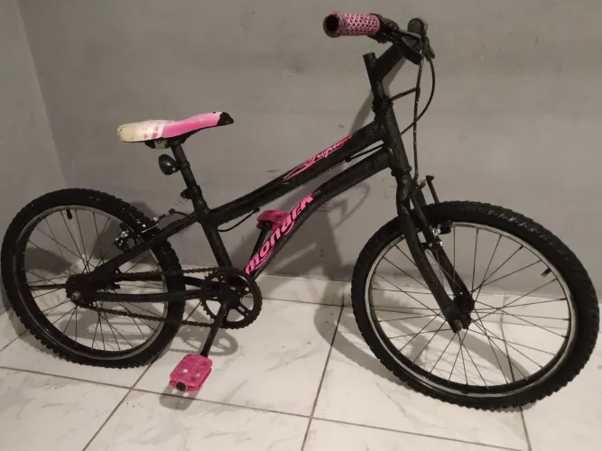 Entrego Bicicleta Aro 20 infantil ótima só usar
