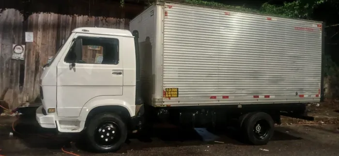 TRANSPORTE DE MUDANÇA E OUTROS SERVIÇOS 