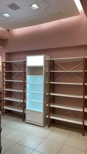 Moveis de centro e estantes para loja