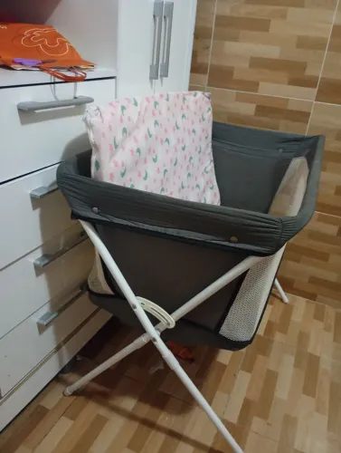 Berço Moisés portátil semi novo
