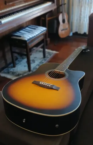 Violão GIANNINI Folk Semi Novo com Cordas Novas de Aço e Regulado