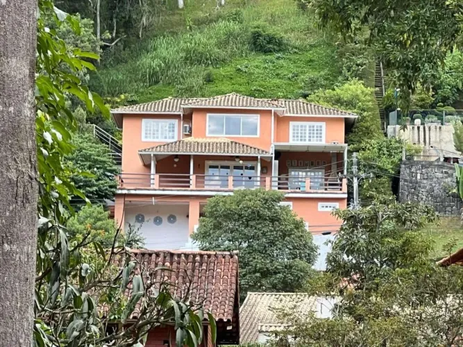 Casa em Condomínio para Locação em Petrópolis, Itaipava, 3 dormitórios, 3 suítes, 4 banhei