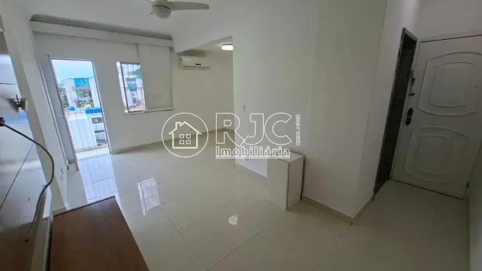 Apartamento para venda tem 67 metros quadrados com 2 quartos em Vila Isabel - Rio de Janei