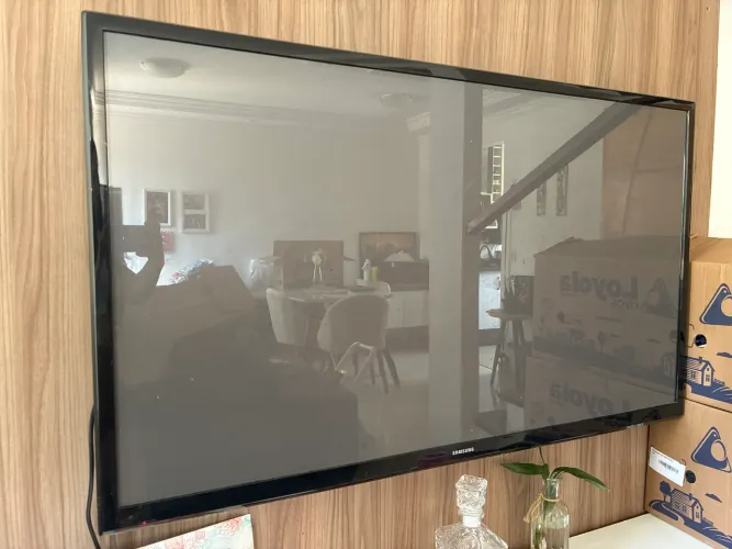 Tv Led 51 polegadas + Chrome Cast 3