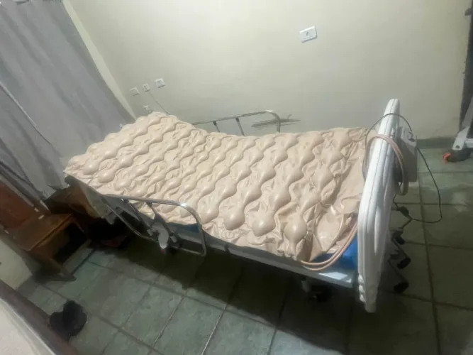 Cama Hospitalar com Colchão de Ar