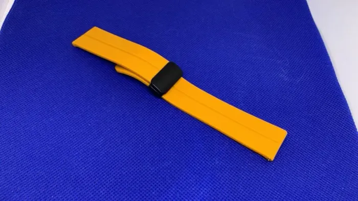 Pulseira de Silicone Unisex na Cor Laranja com Fecho Preto 22mm