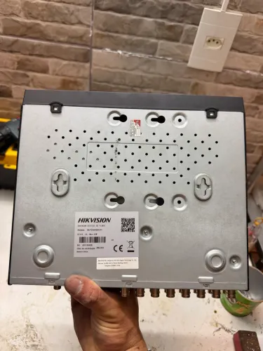 DVR HIKVISION 16 CANAIS