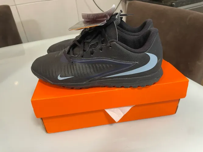 Chuteira Nike society phantom