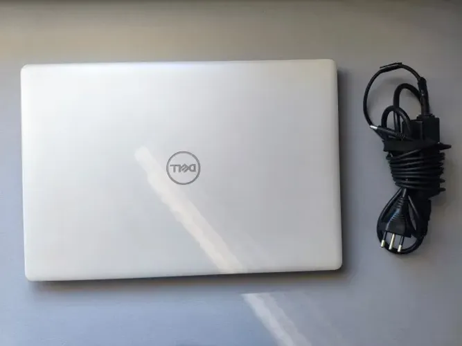 Notebook Dell Inspiron i3 de 7a geração, 8gb ram, HD 500gb.
