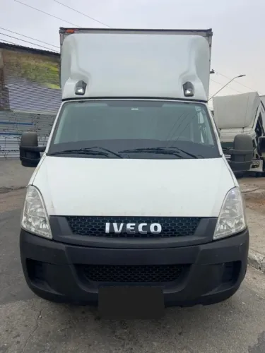 IVECO DAILY 35S14 BAÚ - ANO 2016
