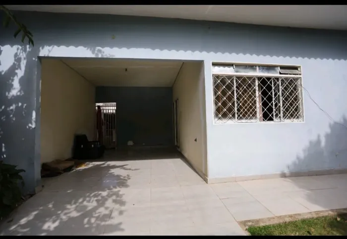 Casa com comércio no jardim alvorada 