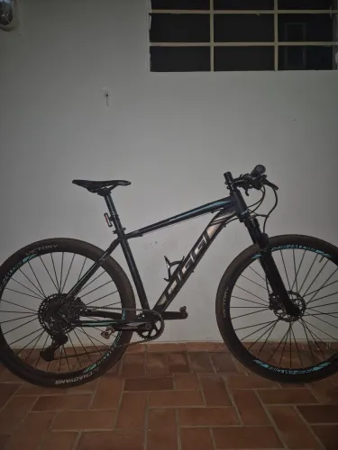 BIKE OGGI 7.3 TAM 19 - SUSP A AR - DEORE MT6000 12V -