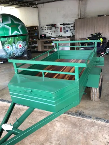 Carretinha 2.00 x 1.20 - Reboque com Bauzinho e Pneus Novos