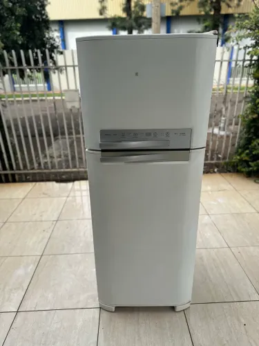 Geladeira Electrolux Frost free de 402 litros