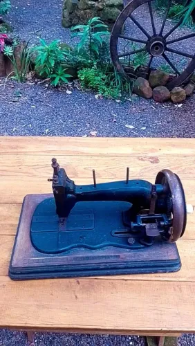 Máquina de costura antiga
