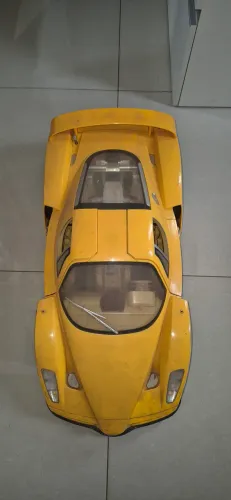 Ferrari de brinquedo