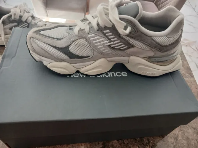 Tênis New balance 9060